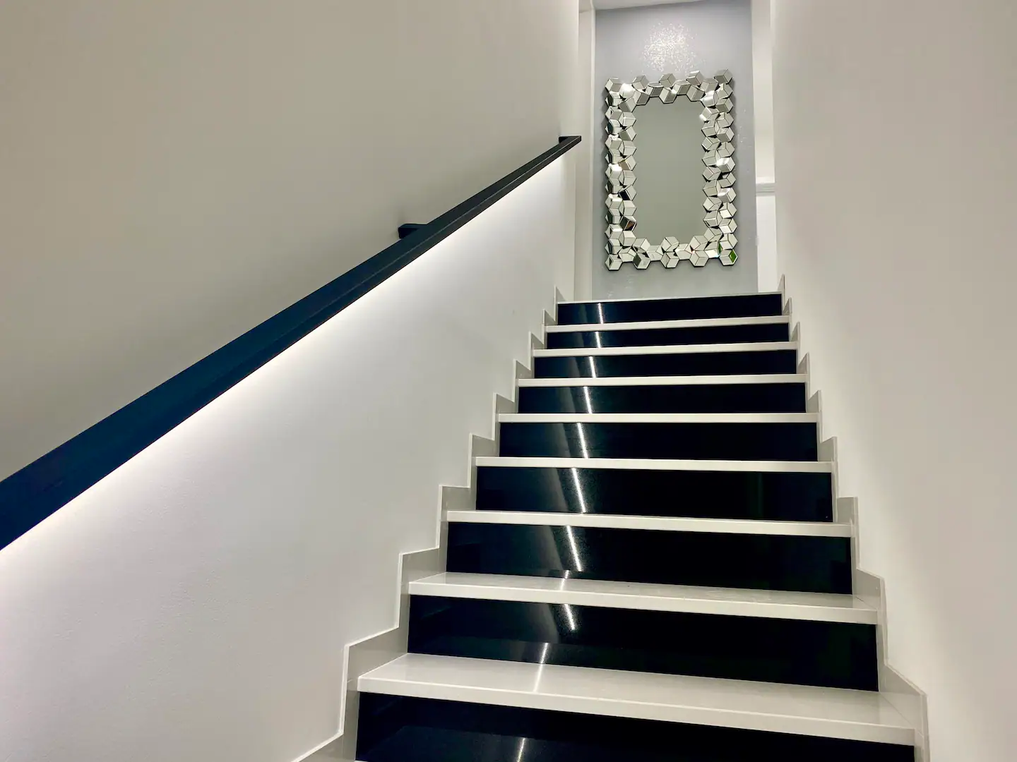 7a1170fc-90dd-42d8-80d0-b01b94415424