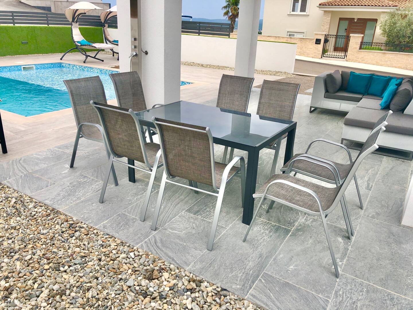 bdab72a0-1727-414d-8420-1346b51e5827