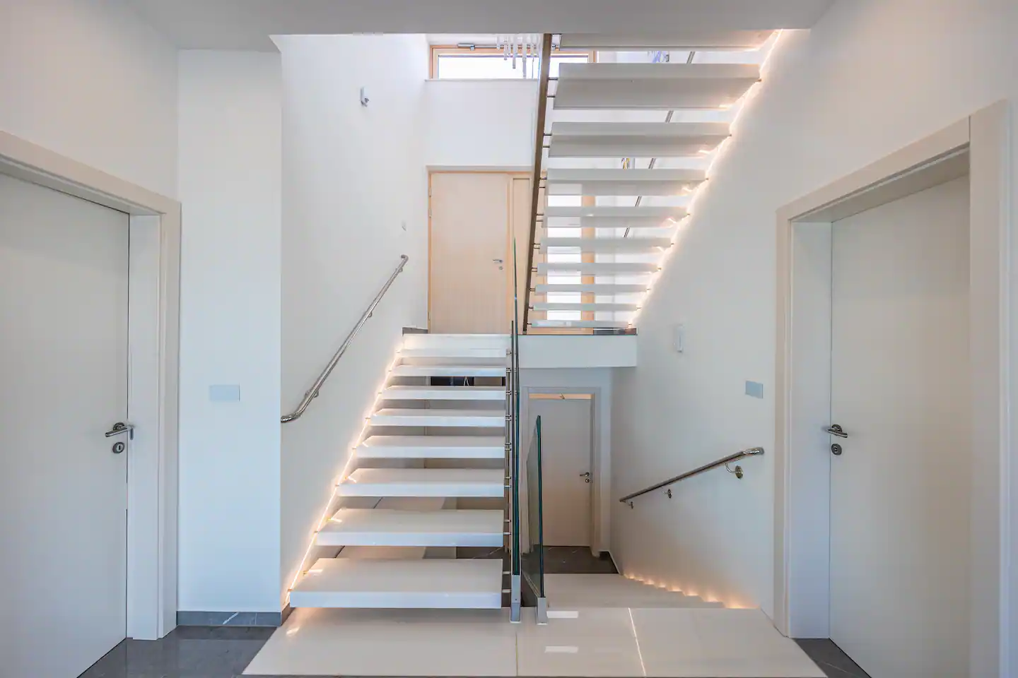 c40b1a73-88b5-4480-b38d-9f3f5d18a155