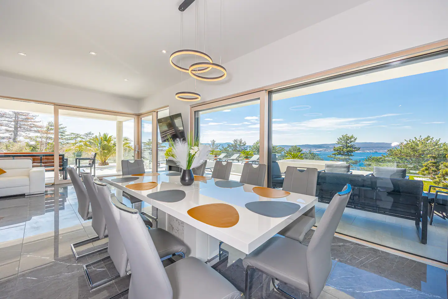 c63e6248-6acd-4e8a-9267-d7831f825037