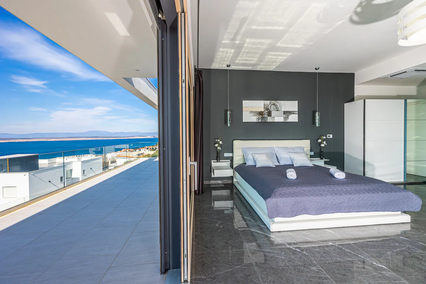 e3e52071-abb4-470e-ad52-432c0ce463cd